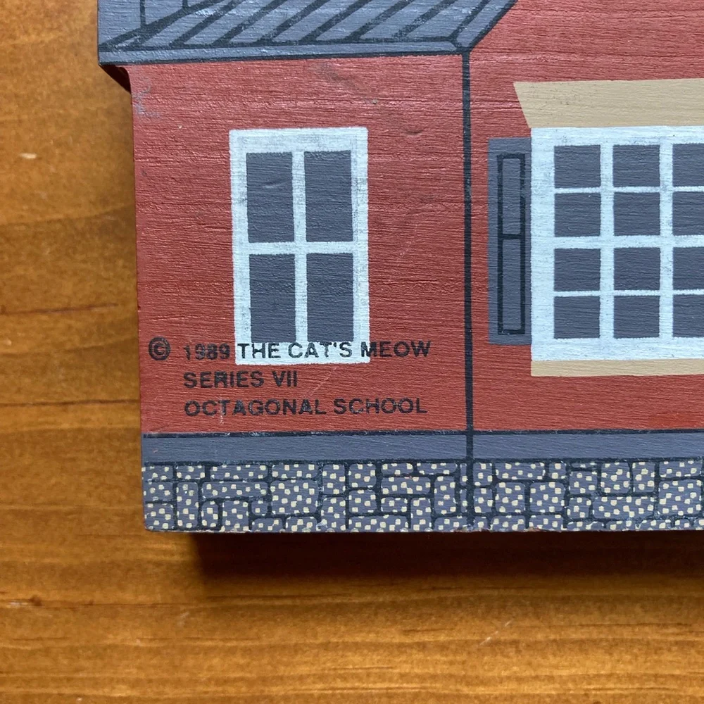 The Cat's Meow Set of 2 1989 Series‎ VII Justice of the Peace Octagonal School
